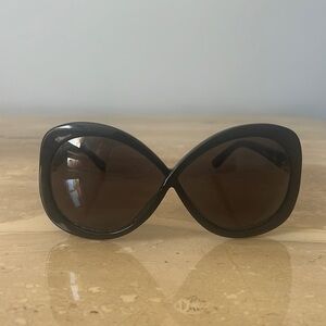 AUTHENTIC TOM FORD BLACK CRISS CROSS SUNGLASSES LIKE NEW (no case)